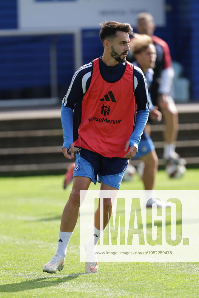2026.09.02 Fussball 1. Bundesliga Hamburger Sportverein - Training am Volksparkstadion v.l. Fabio Daniel Ferreira Vieira (Hamburger SV, 20) (DFL DFB regulations prohibit any use of photographs as image sequences and or quasi-video.