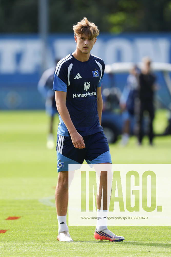 2026.09.02 Fussball 1. Bundesliga Hamburger Sportverein - Training am Volksparkstadion v.l. Louis Lemke (Hamburger SV, 37) (DFL DFB regulations prohibit any use of photographs as image sequences and or quasi-video.
