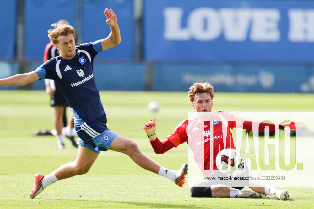 2026.09.02 Fussball 1. Bundesliga Hamburger Sportverein - Training am Volksparkstadion v.l. Louis Lemke (Hamburger SV, 37), Torwart Fernando Dickes (Hamburger SV, 41) in aktion, in action (DFL DFB regulations prohibit any use of photographs as image sequences and or quasi-video.