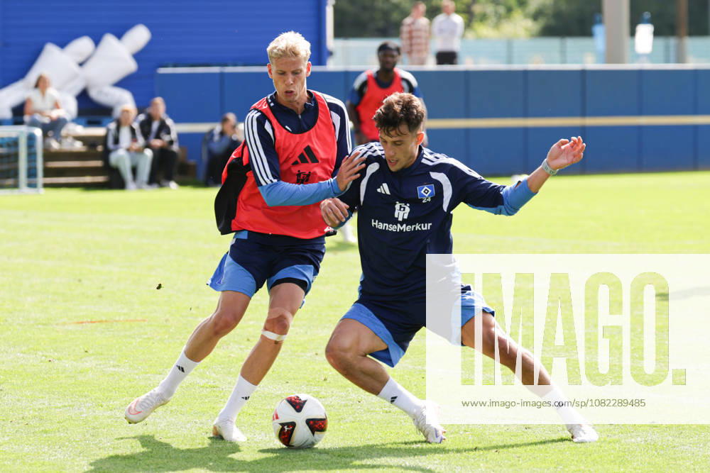 2026.09.02 Fussball 1. Bundesliga Hamburger Sportverein - Training am Volksparkstadion v.l. Albert Groenbaek (Hamburger SV, 11), Nicolas Capaldo (Hamburger SV, 24) in aktion, in action (DFL DFB regulations prohibit any use of photographs as image sequences and or quasi-video.