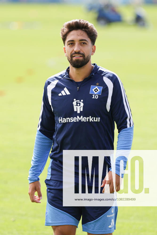 2026.09.02 Fussball 1. Bundesliga Hamburger Sportverein - Training am Volksparkstadion v.l. Immanuel Pherai (Hamburger SV, 10) (DFL DFB regulations prohibit any use of photographs as image sequences and or quasi-video.