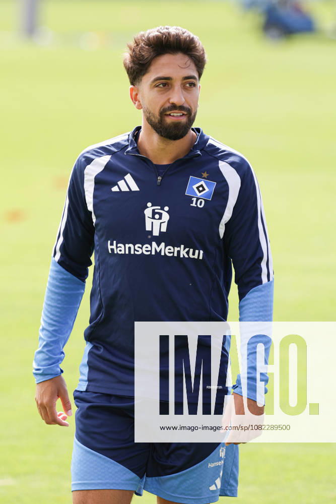 2026.09.02 Fussball 1. Bundesliga Hamburger Sportverein - Training am Volksparkstadion v.l. Immanuel Pherai (Hamburger SV, 10) (DFL DFB regulations prohibit any use of photographs as image sequences and or quasi-video.