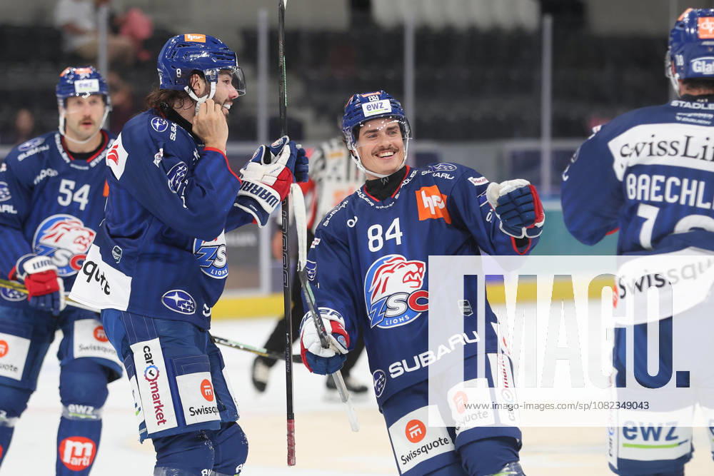 Zuerich, SCHWEIZ, Swiss Life Arena Eishockey Saison 2026 2027 Freundschaftsspiel ZSC Lions - Schwenninger Wild Wings Torjubel Willy Riedi, Nino Niedermann und Nicolas Baechler (ZSC Lions)