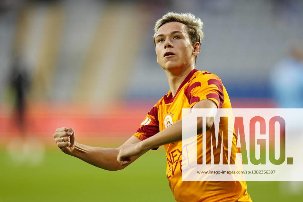 Istanbul Basaksehir FK v Galatasaray SK - Trendyol Super Lig ISTANBUL, TURKIYE - SEPTEMBER 04: Aleksey Batrakov of Galatasaray applauds the team fans before the Trendyol Super Lig match between Istanbul Basaksehir FK and Galatasaray SK at Basaksehir Fatih Terim Stadium on September 4, 2026 in Istanbul, Turkiye. Istanbul Basaksehir Fatih Terim Stadium Istanbul Turkiye