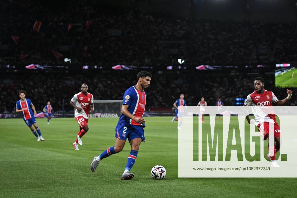 PARIS, FRANCE - SEPTEMBER 4, 2026: Paris Saint-Germainâ€⠢s defender Achraf Hakimi controls the ball during the French L1 football match between Paris Saint-Germain and AS Monaco at the Parc des Princes stadium in Paris on September 4, 2026. Ligue 1 PSG Vs AS Monaco - ZUMAq101 20260904_zna_q101_191