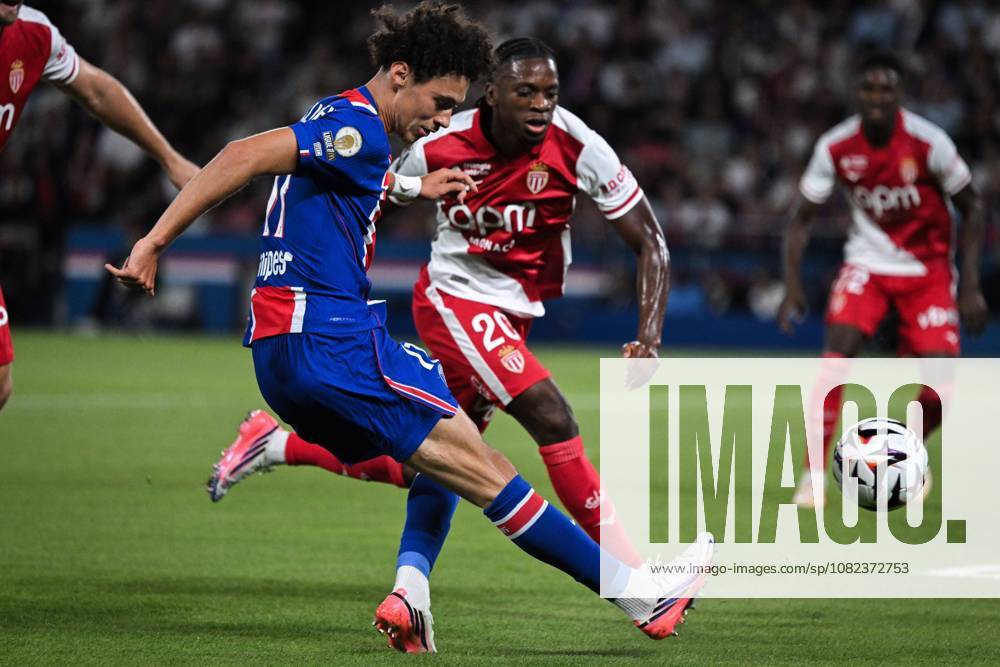 PARIS, FRANCE - SEPTEMBER 4, 2026: Paris Saint-Germainâ€⠢s forward Maghnes Akliouche kicks the ball during the French L1 football match between Paris Saint-Germain and AS Monaco at the Parc des Princes stadium in Paris on September 4, 2026. Ligue 1 PSG Vs AS Monaco - ZUMAq101 20260904_zna_q101_193
