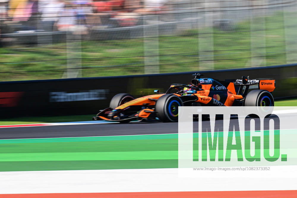 MOTORSPORTS - Formula 1 - 2026 Italian Grand Prix Photo by IPA ABACAPRESS.COM88114666 - Oscar Piastri driving for the McLaren Mastercard F1 Team during the 2026 Formula One Italian Grand Prix at the Monza Circuit on September 3, 2026, in Monza, Italy Italy Italy