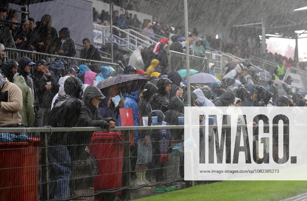 Unwetter, Starkregen in Kiel Fussball, Herren, Saison 2026 2027, 2.BL, Holstein Stadion, Holstein Kiel gegen 1.FC Nuernberg DFL REGULATIONS PROHIBIT ANY USE OF PHOTOGRAPHS AS IMAGE SEQUENCES AND OR QUASI-VIDEO.