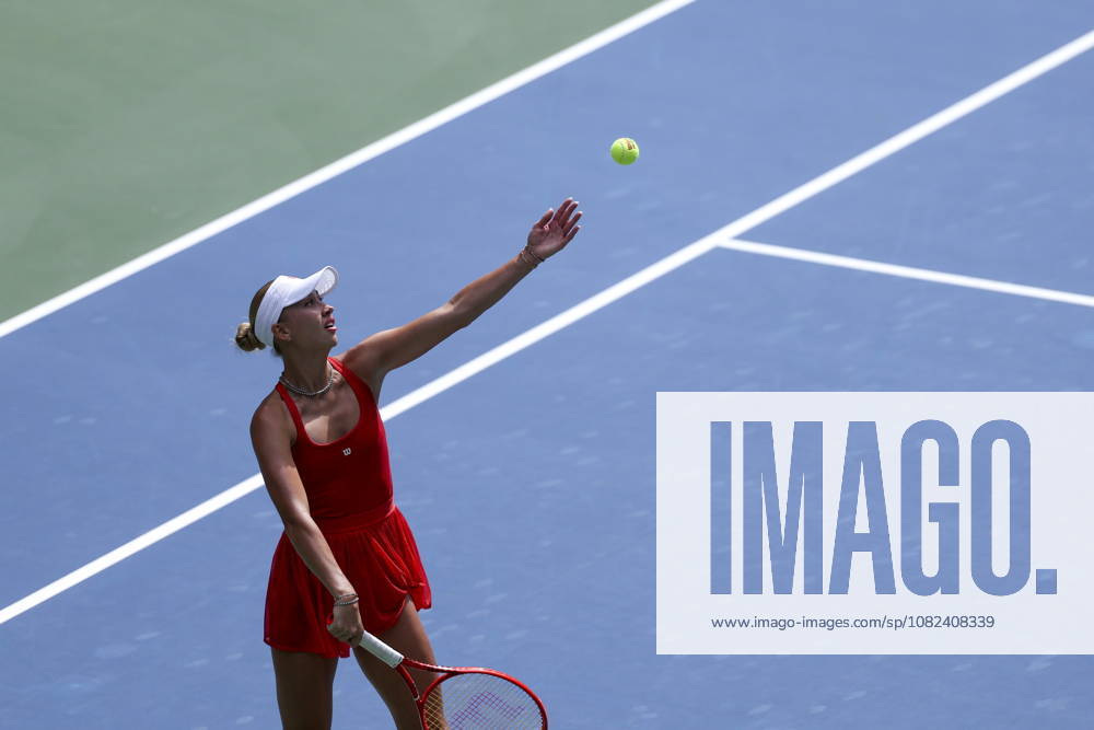 US Open tennis tournament - Day 7 Anastasia Potapova of Austria serves against Amanda Anisimova of the US during the Womens Singles round 3 of the US Open Tennis Championships at the USTA Billie Jean King National Tennis Center in Flushing Meadows, New York, USA, 05 September 2026. The 2026 US Open tournament runs from 23 August through 13 September. FLUSHING MEADOWS NEW YORK United States