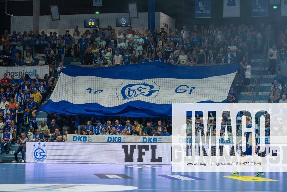 Die Fans vor dem Spiel,VfL Gummersbach vs. MT Melsungen,, Opel Handball Bundesliga, Herren , 3. Spieltag, 05.09.2026 Gummersbach NRW Deutschland