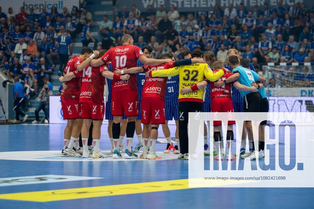Die Teams vor dem Spiel, VfL Gummersbach vs. MT Melsungen,, Opel Handball Bundesliga, Herren , 3. Spieltag, 05.09.2026 Gummersbach NRW Deutschland