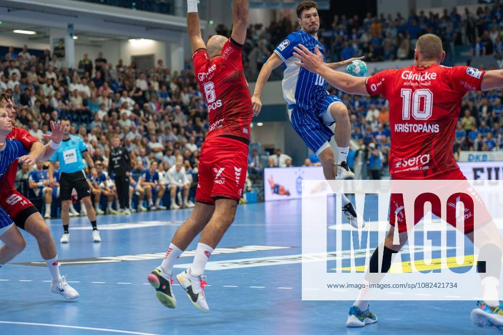 Alex Dujshebaev, Rueckraum, (VfL Gummersbach 10), Dainis KriÅ¡topÄns, Rueckraum, (MT Melsungen 10), Adrian Sipos, Kreislaeufer, (MT Melsungen 8), VfL Gummersbach vs. MT Melsungen,, Opel Handball Bundesliga, Herren , 3. Spieltag, 05.09.2026 Gummersbach NRW Deutschland