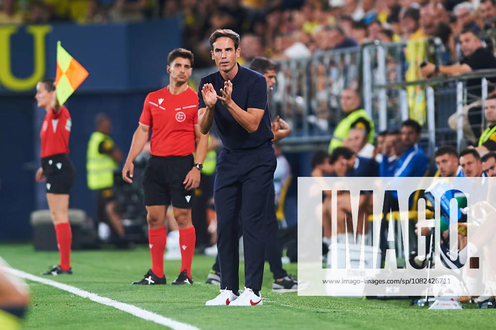 Head coach Inigo Perez (Villarreal CF) during the LaLiga EA Sports match between Villarreal CF and RC Deportivo at Estadio de la Ceramica on September 5, 2026 in Villarreal, Spain. -