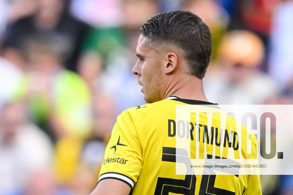 Joey Veerman (Borussia Dortmund) Schaut waehrend des spiels der 1. Bundesliga zwischen TSG Hoffenheim und Borussia Dortmund, SNP Arena am 05. September 2026 in Sinsheim, Deutschland. (Foto von Harry Langer DeFodi Images) +++ Joey Veerman (Borussia Dortmund) Looks on during the Bundesliga match between TSG Hoffenheim and Borussia Dortmund at SNP Arena on September 5, 2026 in Sinsheim, Germany. (Photo by Harry Langer DeFodi Images) DFB DFL REGULATIONS PROHIBIT ANY USE OF PHOTOGRAPHS AS IMAGE SEQUENCES AND OR QUASI-VIDEO. (Photo by Harry Langer DeFodi Images) DFB DFL REGULATIONS PROHIBIT ANY USE OF PHOTOGRAPHS AS IMAGE SEQUENCES AND OR QUASI-VIDEO. -