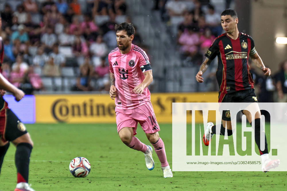 LIONEL MESSI (10) of Inter Miami CF controls a ball during a Major League soccer match between Inter Miami CF and Atlanta United FC Miami USA - ZUMAa257 20260905_zsp_a257_019