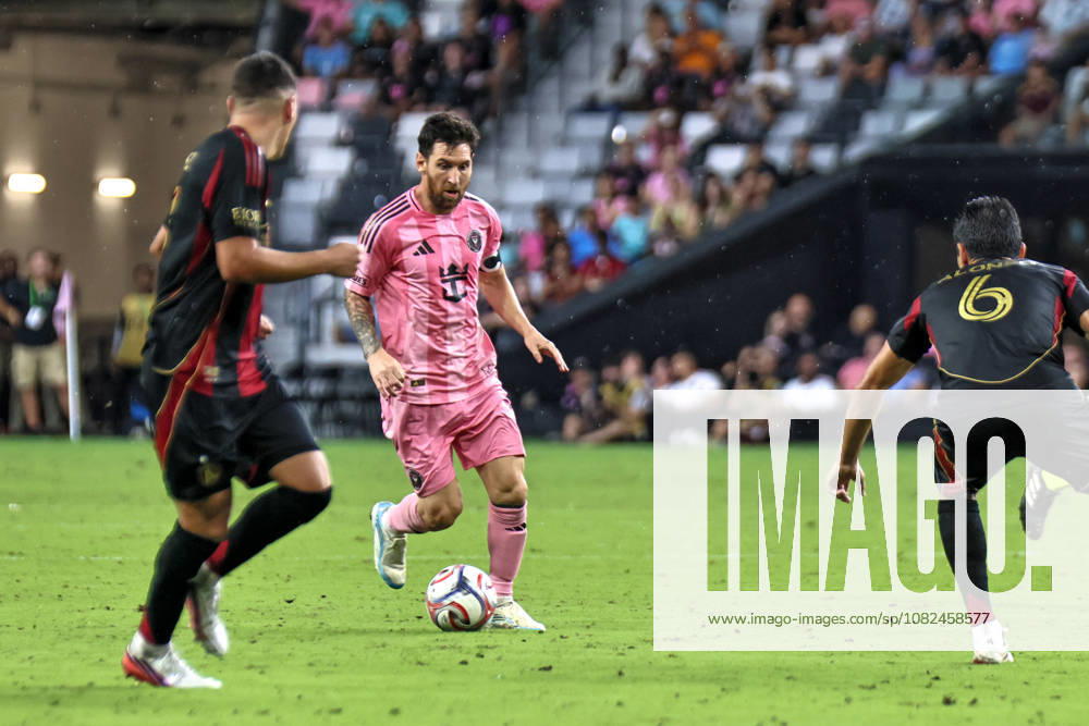 LIONEL MESSI (10) of Inter Miami CF controls a ball during a Major League soccer match between Inter Miami CF and Atlanta United FC Miami USA - ZUMAa257 20260905_zsp_a257_021