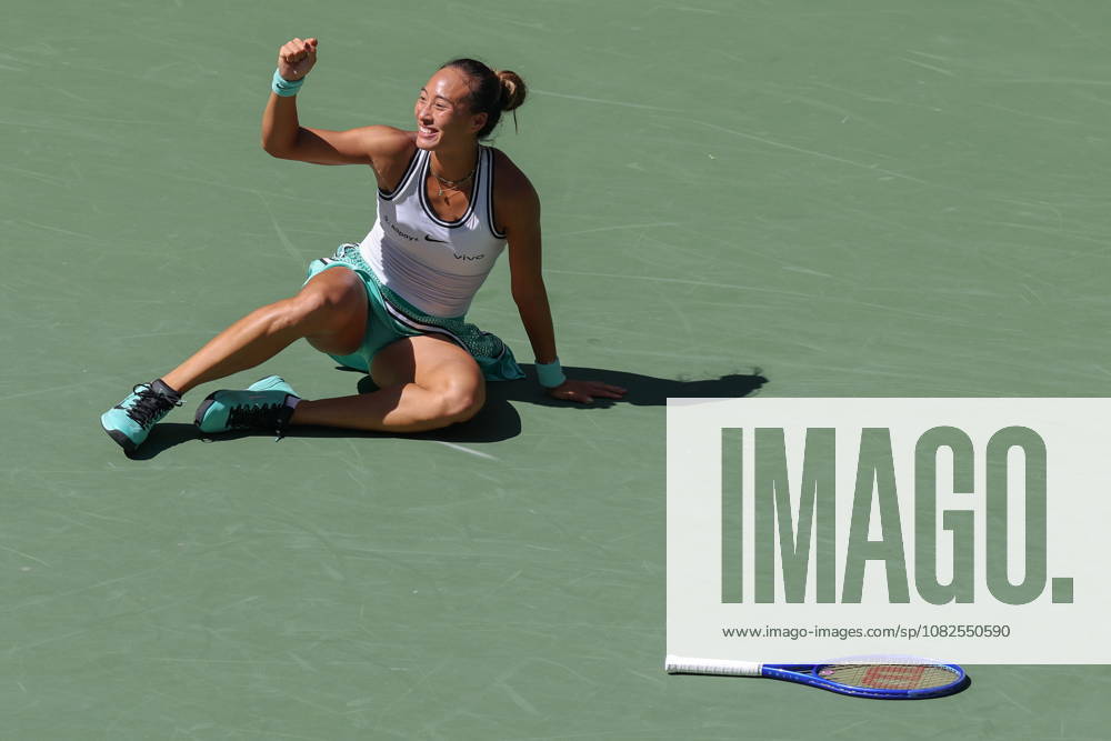 US Open tennis tournament - Day 9 Qiwen Zheng of China reacts after defeating Iga Swiatek of Poland in the Women s Singles round 4 of the US Open Tennis Championships at the USTA Billie Jean King National Tennis Center in Flushing Meadows, New York, USA, 07 September 2026. FLUSHING MEADOWS NEW YORK United States