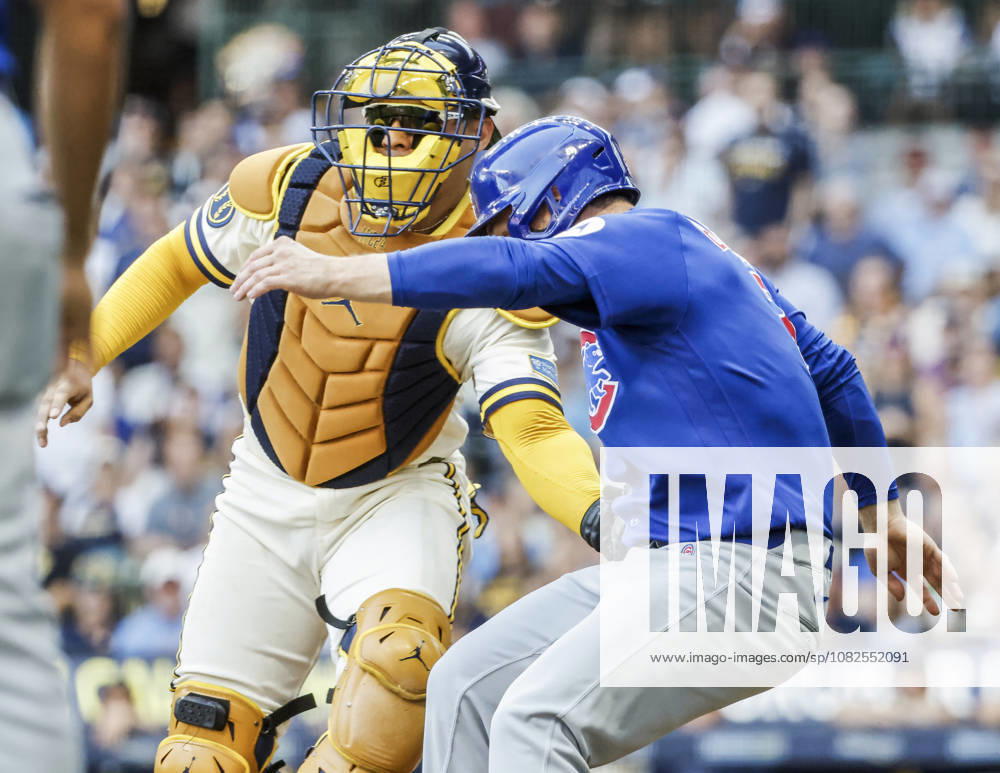 Milwaukee Brewers catcher William Contreras runs down Chicago Cubs third baseman Alex Bregman on a fielders choice hit by Chicago Cubs shortstop Nico Hoerner in the fourth inning of the MLB, Baseball Herren, USA game between the Chicago Cubs and the Milwaukee Brewers at American Family Field in Milwaukee, Wisconsin on Monday, September 7, 2026. MIL20260907812 TANNENxMAURY