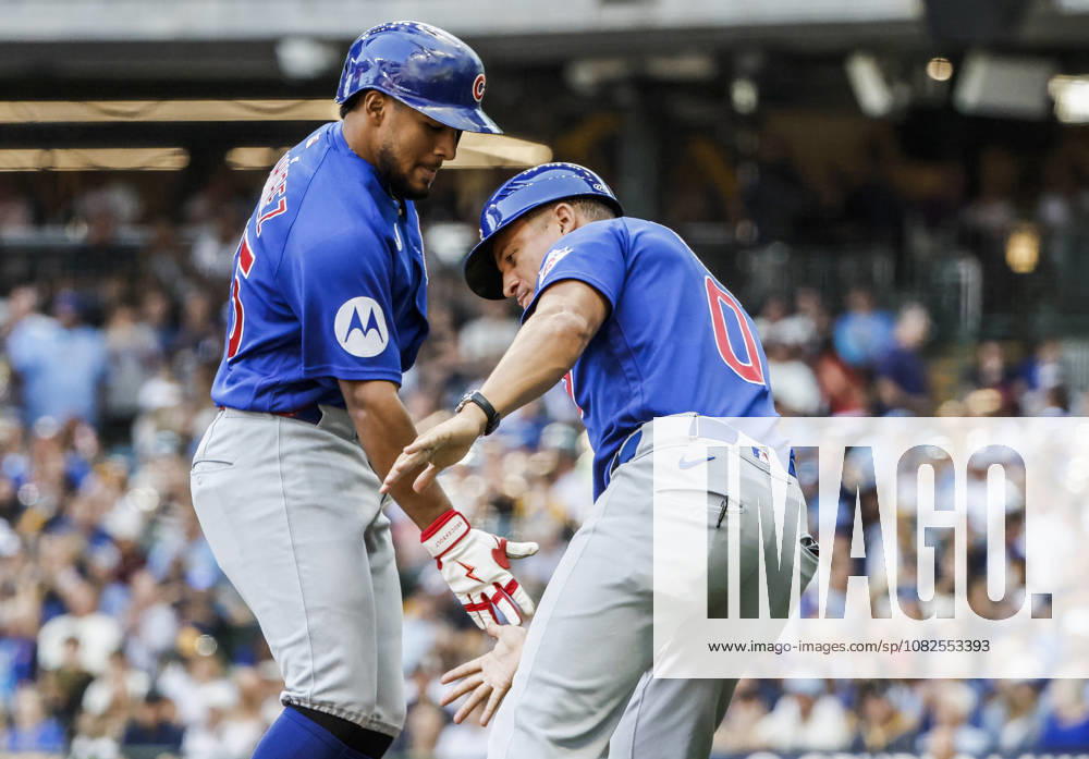 Chicago Cubs second baseman Pedro Ramirez (L) celebrates with Chicago Cubs third base coach Quintin Berry (R) after hitting a home run in the fifth inning of the MLB, Baseball Herren, USA game between the Chicago Cubs and the Milwaukee Brewers at American Family Field in Milwaukee, Wisconsin on Monday, September 7, 2026. MIL20260907816 TANNENxMAURY