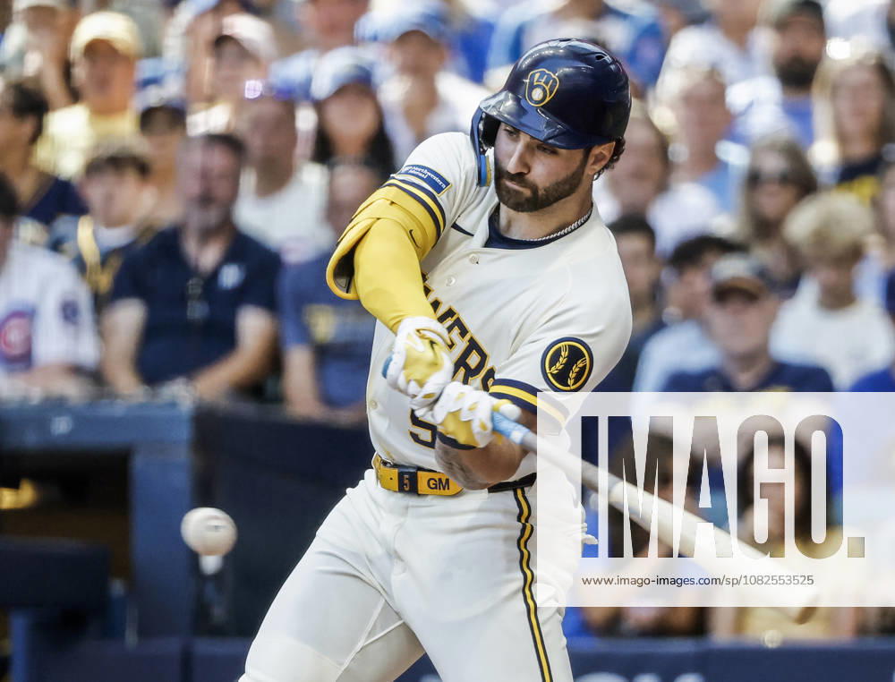 Milwaukee Brewers center fielder Garrett Mitchell hits an RBI single in the fifth inning of the MLB, Baseball Herren, USA game between the Chicago Cubs and the Milwaukee Brewers at American Family Field in Milwaukee, Wisconsin on Monday, September 7, 2026. MIL20260907818 TANNENxMAURY