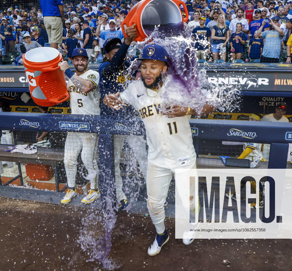 Milwaukee Brewers left fielder Jackson Chourio gets a Gatorade bath after the MLB, Baseball Herren, USA game between the Chicago Cubs and the Milwaukee Brewers at American Family Field in Milwaukee, Wisconsin on Monday, September 7, 2026. The Brewers defeated the Cubs 4-3. MIL20260907836 TANNENxMAURY