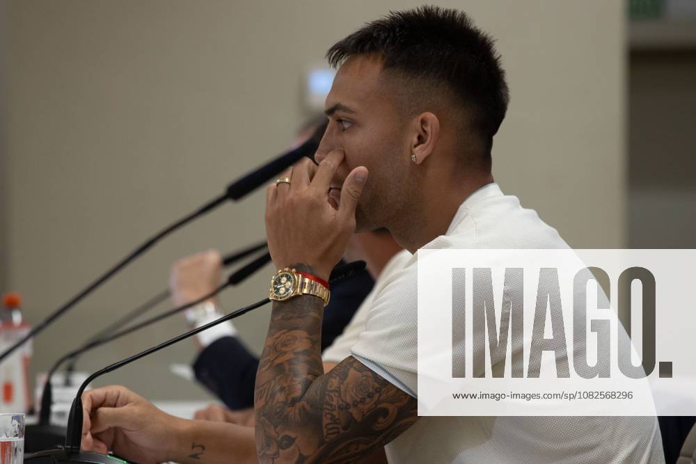 UEFA Champions League press conference, PK, Pressekonferenz Inter Milan in Madrid, Spain - 7 Sep 2026 Lautaro Martínez of Inter Milan speaks to reporters at the press conference ahead of the UEFA Champions League match between Real Madrid and Inter Milan at the Santiago Bernabéu Stadium. Madrid Spain