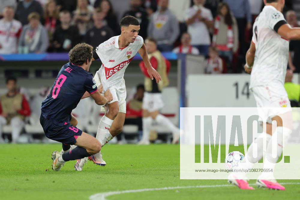 Stuttgart , Fußball UEFA Champions League VfB Stuttgart vs. Viking Stavanger , Joe Bell (Stavanger) Bilai El Khannouss (VfB)