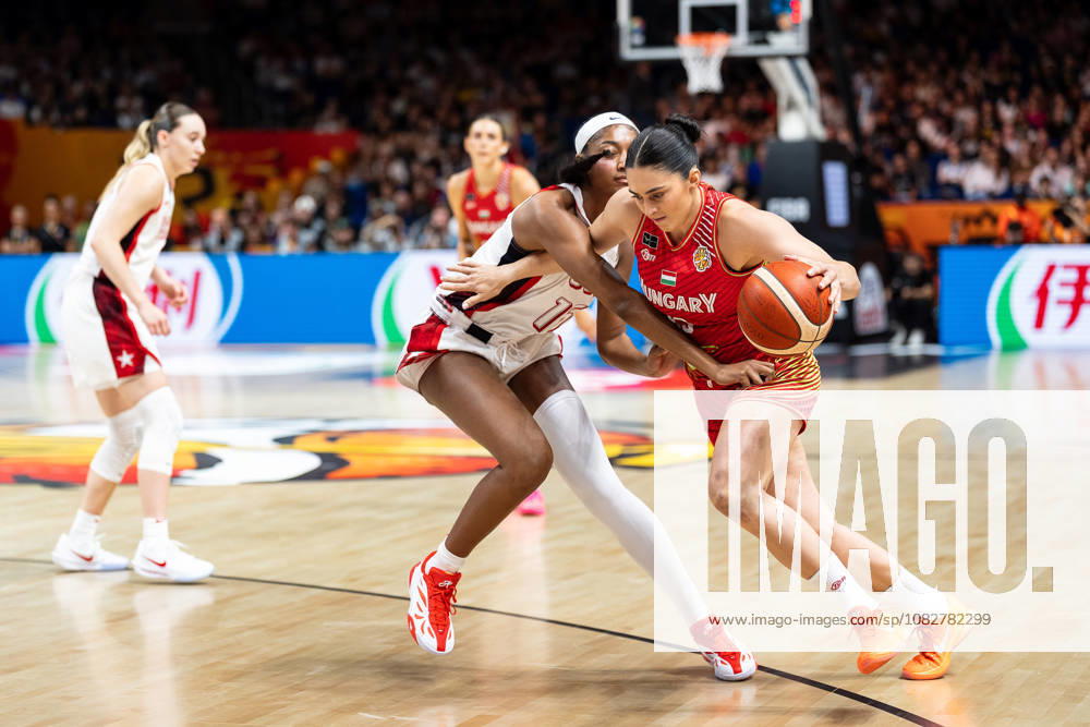 Agnes Torok (Ungarn, 13) im Dribbling gegen Angel Reese (USA, 15), GER, USA vs. Ungarn, Basketball, FIBA Women s World Cup 2026, Viertelfinale, 10.09.2026 GER, USA vs. Ungarn, Basketball, FIBA Women s World Cup 2026, Viertelfinale, 10.09.2026 Berlin