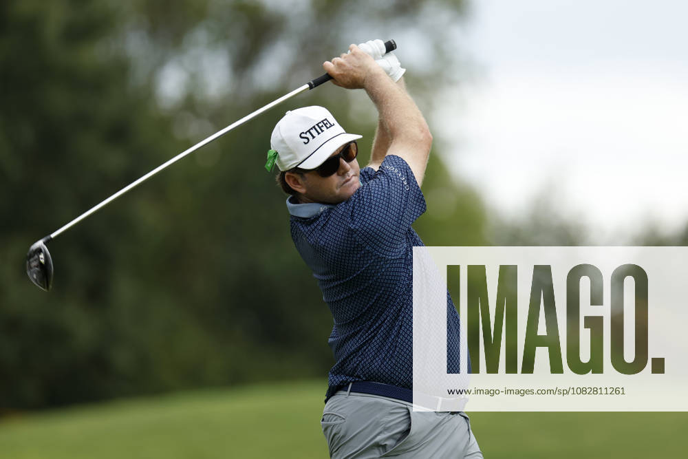 FRANKLIN, TN - SEPTEMBER 10: Harry Higgs watches his tee shot on No. 18 during the opening round of the Simmons Bank Open for the Snedeker Foundation, September 10, 2026, at Vanderbilt Legends Club in Franklin, Tennessee. (Photo by Matthew Maxey Icon Sportswire) GOLF: SEP 10 Korn Ferry Tour Simmons Bank Open Icon260910027