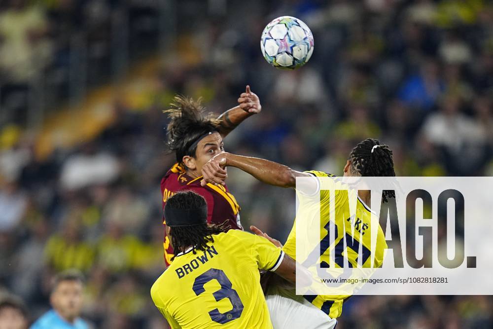 10.09 2026 - SOCCER - 2026 27 UEFA CHAMPIONS LEAGUE League Phase Fenerbahce SK v AS Roma Paulo Dybala of AS Roma and Archie Brown of Fenerbahce and Nathan Ake of Fenerbahce in aerial duel ISTANBUL Fenerbahce Sükrü Saracoglu Spor Kompleksi Istanbul TURKEY