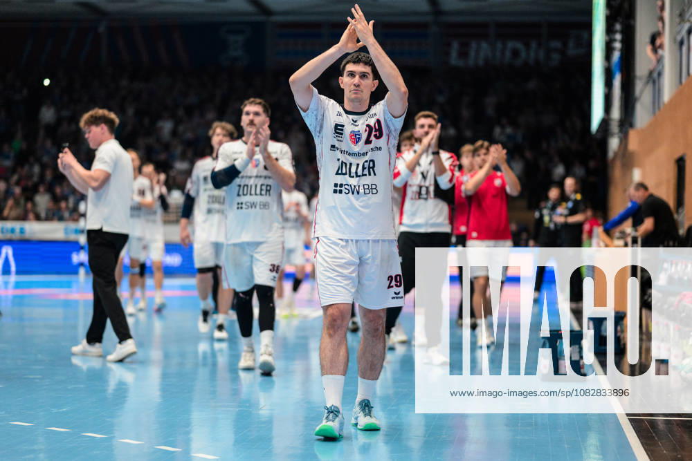 Moritz Strosack (SG BBM Bietigheim, 29) klatscht nach der Niederlage fuer seine Fans. GER, ThSV Eisenach gegen SG BBM Bietigheim, 1. Opel Handballbundesliga, Handball, 4.Spieltag, Saison 2026 2027, 19.00 Uhr, 10.09.2026 GER, ThSV Eisenach gegen SG BBM Bietigheim, 1. Opel Handballbundesliga, Handball, 4.Spieltag, Saison 2026 2027, 19.00 Uhr, 10.09.2026 Eisenach