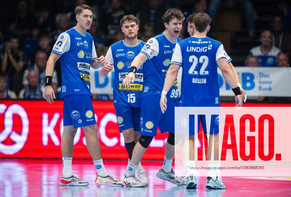 Handball Opel Handball 1. Bundesliga Saison 2026 - 2027 Werner Assmann Halle 4. Spieltag ThSV Eisenach - SG BBM Bietigheim im Foto: Tillman Leu 99 (ThSV Eisenach) jubelt mit Felix Aellen 22 (ThSV Eisenach) ( Deutschland Thueringen Eisenach