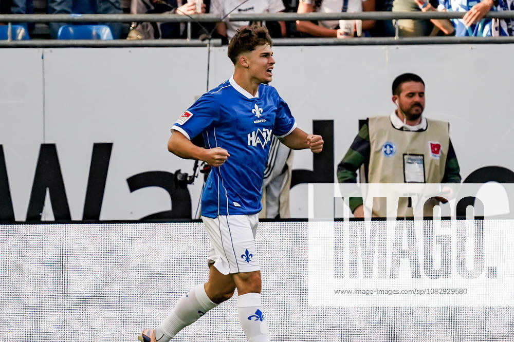 Deutschland: Fussball Saison 2026 2027 , 2. Bundesliga , 5. Spieltag , SV Darmstadt 98 vs. Arminia Bielefeld - Merck-Stadion am Böllenfalltor (Darmstadt) : Noah Weißhaupt Noah Weisshaupt (SV Darmstadt 98, 7) Tor und Torjubel zum 1:0, Tor, Torjubel, Jubel, Freude, Emotionen Darmstadt Merck-Stadion am Böllenfalltor Deutschland Germany