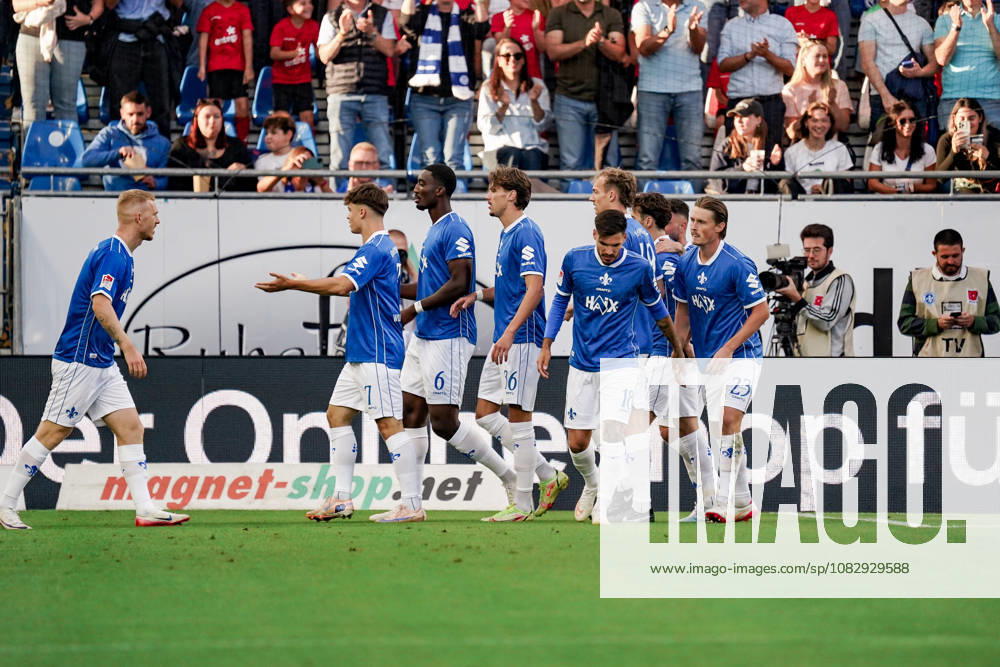 Deutschland: Fussball Saison 2026 2027 , 2. Bundesliga , 5. Spieltag , SV Darmstadt 98 vs. Arminia Bielefeld - Merck-Stadion am Böllenfalltor (Darmstadt) : Mannschaft jubelt zum 1:0, Tor, Torjubel, Jubel, Freude, Emotionen Darmstadt Merck-Stadion am Böllenfalltor Deutschland Germany