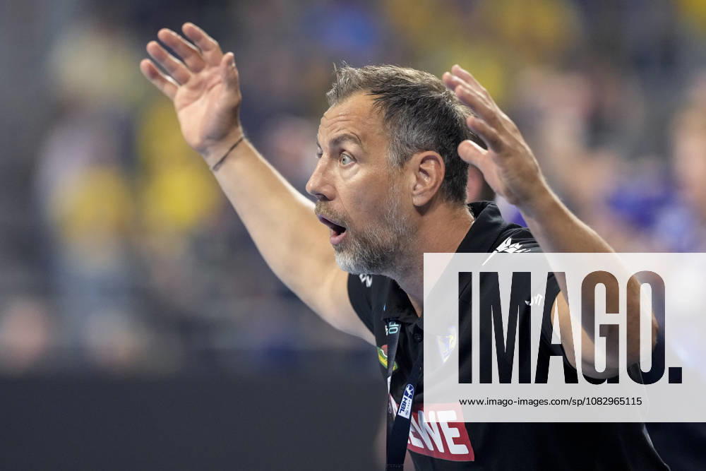 Maik Machulla (Trainer, Cheftrainer, RNL) wirkt überrascht, gibt Anweisungen, gestikuliert, mit den Armen gestikulieren, Einzelbild, Einzelfoto, Aktion, Action, 11.09.2026, Mannheim (Deutschland), Handball, Bundesliga, Rhein-Neckar Löwen - HBW Balingen-Weilstetten