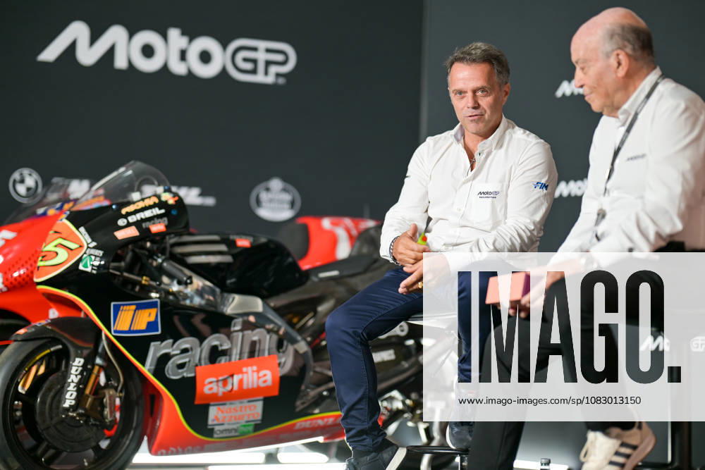 IPA88431934 - MotoGP rider Loris Capirossi joins the MotoGP Legends alongside Carmelo Carlo Ezpeleta, CEO of the MotoGP Group, during the MotoGP Legends Induction Ceremony: Loris Capirossi, MotoGP World Championship, WM, Weltmeisterschaft in the Republic of San Marino, Italy