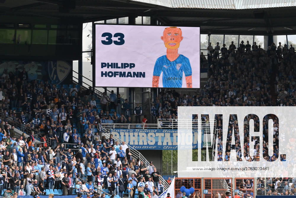 Die Bochumer Mannschaftsaufstellung wurde mit gemalten Bildern von Schulkindern präsentiert, hier mit Philipp Hofmann (VfL Bochum) 12.09.2026, Fussball 2. Bundesliga, Saison 2026 2027, 5. Spieltag, VfL Bochum - SpVgg Greuther Fürth DFL regulations prohibit any use of photographs as image sequences and or quasi-video Bochum Vonovia Ruhrstadion Nordrhein Westfalen Deutschland
