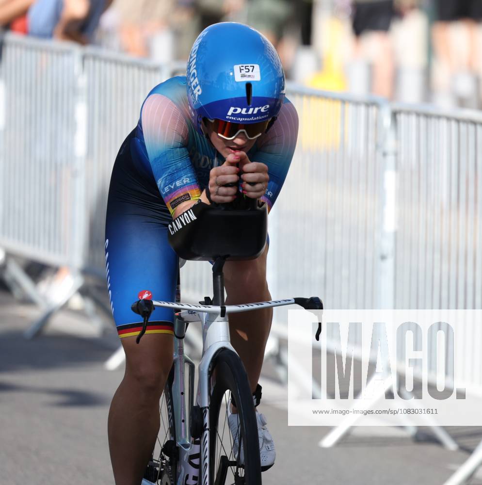 2026 IRONMAN 70.3 Weltmeisterschaft Nizza - Caroline Pohle Athleten beim Wettkampf der VinFast IRONMAN 70.3 Weltmeisterschaft 2026 in Nizza, Frankreich. Nizza Promenade des Anglais Alpes-Maritimes Provence-Alpes-Côte d Azur France