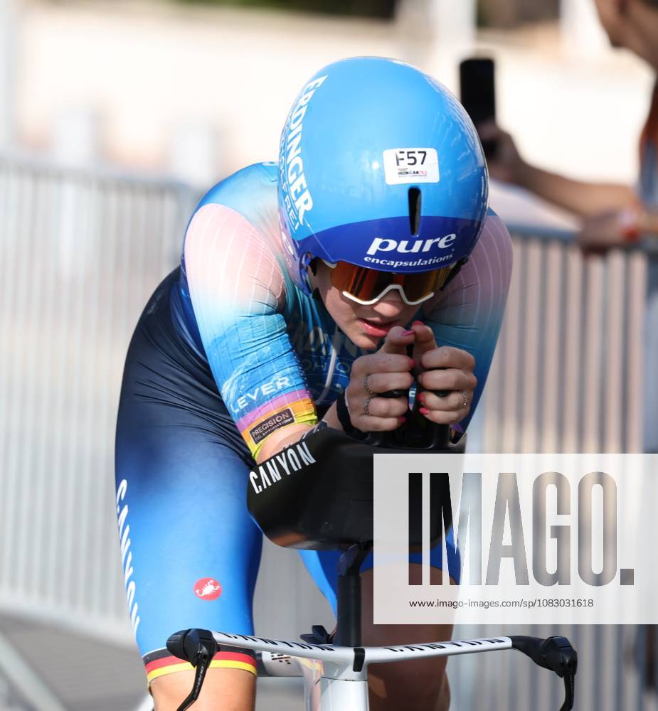 2026 IRONMAN 70.3 Weltmeisterschaft Nizza - Caroline Pohle Athleten beim Wettkampf der VinFast IRONMAN 70.3 Weltmeisterschaft 2026 in Nizza, Frankreich. Nizza Promenade des Anglais Alpes-Maritimes Provence-Alpes-Côte d Azur France