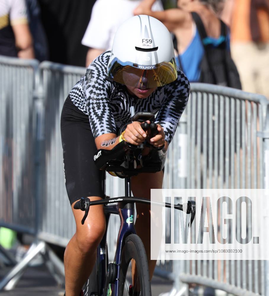 2026 IRONMAN 70.3 Weltmeisterschaft Nizza - Anna Büttner Athleten beim Wettkampf der VinFast IRONMAN 70.3 Weltmeisterschaft 2026 in Nizza, Frankreich. Nizza Promenade des Anglais Alpes-Maritimes Provence-Alpes-Côte d Azur France