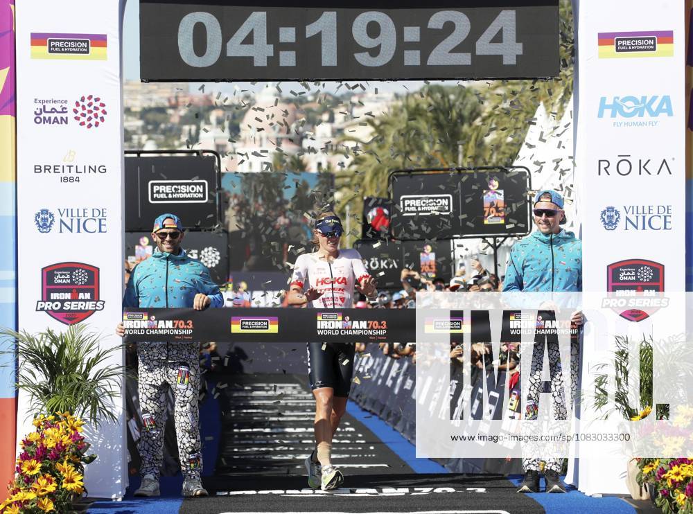 Ironman 70.3 femmes PHOTOPQR NICE MATIN Dylan Meiffret ; Nice ; 12 09 2026 ; Premier jour féminin de l Ironman 70.3 a Nice ICI : l americaine Taylor Knibb remporte la course - Nice, France, September 12, 2026. The first day of the 2026 IRONMAN 70.3 World Championship, WM, Weltmeisterschaft in Nice, dedicated to the women’s race. Professional women started at 7 a.m. from Plage des Ponchettes, followed by age-group competitors. The triathlon consists of a 1.9 km swim, a 90 km bike course through the Alpes-Maritimes and a 21.1 km run along the Promenade des Anglais. Nice France