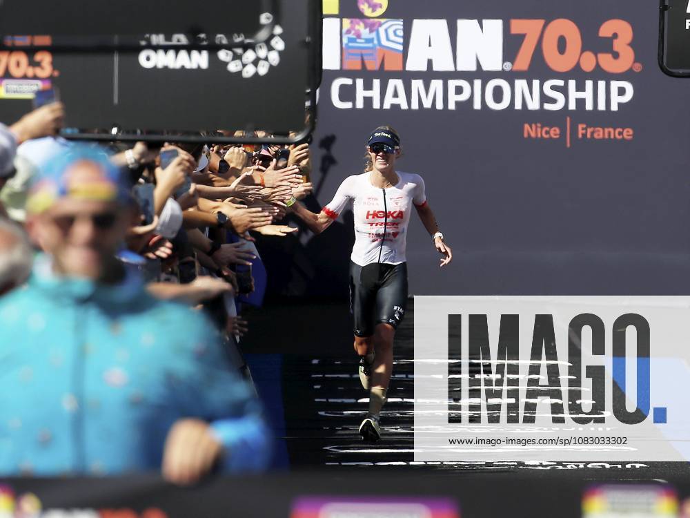 Ironman 70.3 femmes PHOTOPQR NICE MATIN Dylan Meiffret ; Nice ; 12 09 2026 ; Premier jour féminin de l Ironman 70.3 a Nice ICI : l americaine Taylor Knibb remporte la course - Nice, France, September 12, 2026. The first day of the 2026 IRONMAN 70.3 World Championship, WM, Weltmeisterschaft in Nice, dedicated to the women’s race. Professional women started at 7 a.m. from Plage des Ponchettes, followed by age-group competitors. The triathlon consists of a 1.9 km swim, a 90 km bike course through the Alpes-Maritimes and a 21.1 km run along the Promenade des Anglais. Nice France
