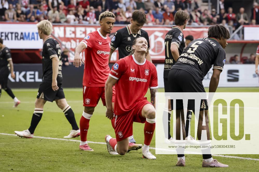 ENSCHEDE - (lr) Daouda Weidmann of FC Twente, Wout Weghorst of FC Twente, and Jonas Jensen-Abbew of ADO Den Haag during the Dutch Eredivisie match between FC Twente and ADO Den Haag at Stadion De Grolsch Veste on September 12, 2026 in Enschede, the Netherlands. VINCENT JANNINK ANP Eredivisie 2026 27 ANPxSportx IVx 568304934 originalFilename: 568304934