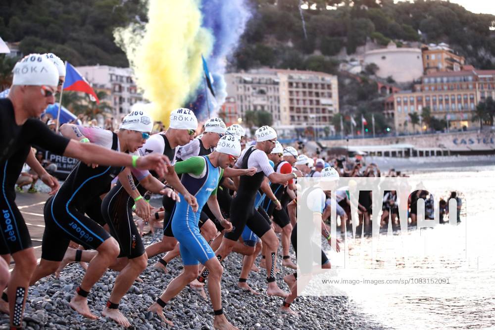 Ironman 70.3 masculin PHOTOPQR NICE MATIN Dylan Meiffret ; Nice ; 13 09 2026 ; Ironman 70.3 masculin, départ natation et, sortie d eau. Vélo départ Nice; September 13, 2026; Men s Ironman 70.3: swim start and swim exit; bike start. Nice France