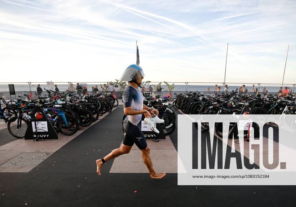 Ironman 70.3 masculin PHOTOPQR NICE MATIN Dylan Meiffret ; Nice ; 13 09 2026 ; Ironman 70.3 masculin, départ natation et, sortie d eau. Vélo départ Nice; September 13, 2026; Men s Ironman 70.3: swim start and swim exit; bike start. Nice France