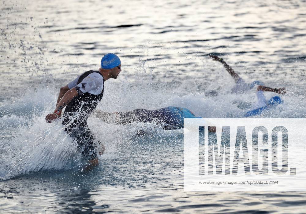 Ironman 70.3 masculin PHOTOPQR NICE MATIN Dylan Meiffret ; Nice ; 13 09 2026 ; Ironman 70.3 masculin, départ natation et, sortie d eau. Vélo départ Nice; September 13, 2026; Men s Ironman 70.3: swim start and swim exit; bike start. Nice France