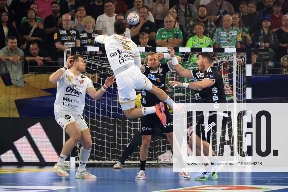 GER Deutschland, Handball, EHF Champions League, 16.09.2026, Saison 2026 2027, Berlin, Fuechse Berlin vs Veszprem HC Max Darj ( Fuechse Berlin 5 ), Mijajlo Marsenic ( Fuechse Berlin 93 ), Hugo Descat ( Veszprem 9 ), Dragan Pechmalbec ( Veszprem 46 ) nordphoto GmbH Engler Berlin Max-Schmeling-Halle Berlin Deutschland