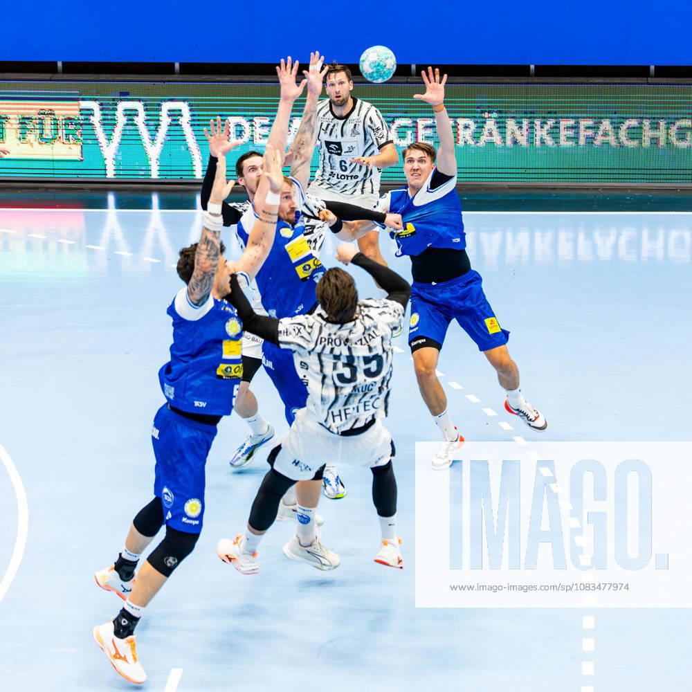 GER, Handball, Maenner, Saison 26 27, Opel 1.Bl, 5.Spieltag, ThSV Eisenach - THW Kiel Domen Makuc (THW Kiel), Oskar Joelsson (ThSV Eisenach,3), Harald Reinkind (THW Kiel) 99817 Eisenach Werner-Assmann-Halle Am Sportpark Thueringen Deutschland