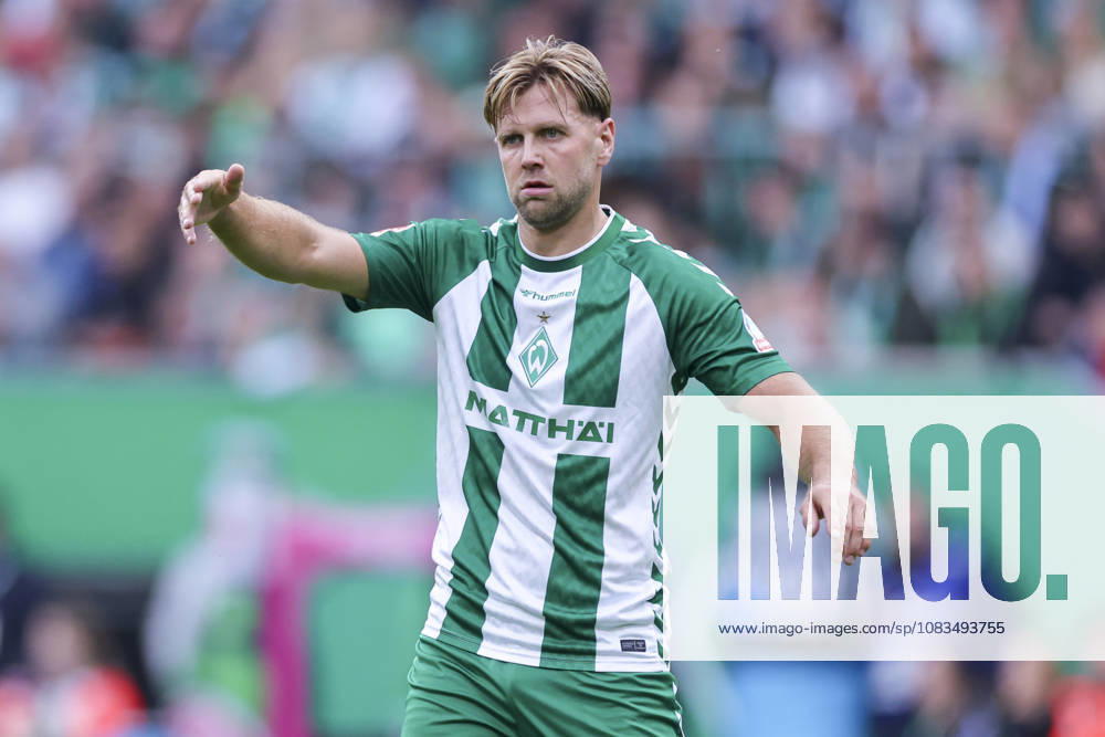 Niclas Fuellkrug (Werder Bremen) schaut enttaeuscht waehrend des spiels der 1. Bundesliga zwischen SV Werder Bremen und FC Augsburg, Weserstadion am 19. September 2026 in Bremen, Deutschland. (Foto von Marco Steinbrenner DeFodi Images) +++ Niclas Fuellkrug (Werder Bremen) looks dejected during the Bundesliga match between SV Werder Bremen and FC Augsburg at Weserstadion on September 19, 2026 in Bremen, Germany. (Photo by Marco Steinbrenner DeFodi Images) DFB DFL REGULATIONS PROHIBIT ANY USE OF PHOTOGRAPHS AS IMAGE SEQUENCES AND OR QUASI-VIDEO. (Photo by Marco Steinbrenner DeFodi Images) -