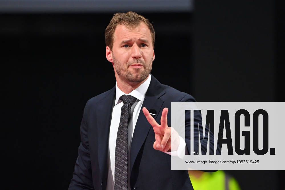 Trainer Anton GAVEL (FCB), Gestik,gibt Anweisungen, Einzelbild,angeschnittenes Einzelmotiv,Halbfigur,halbe Figur. Basketball BBL,Saison 2026 2027 FC Bayern Muenchen-Bamberg Baskets am 20.09.2026, BMW Park